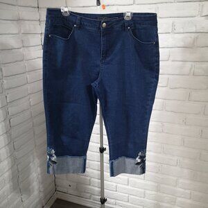 Simon Chang Denim Ladies Size 16 Medium Wash Jean Capris with Embroidery